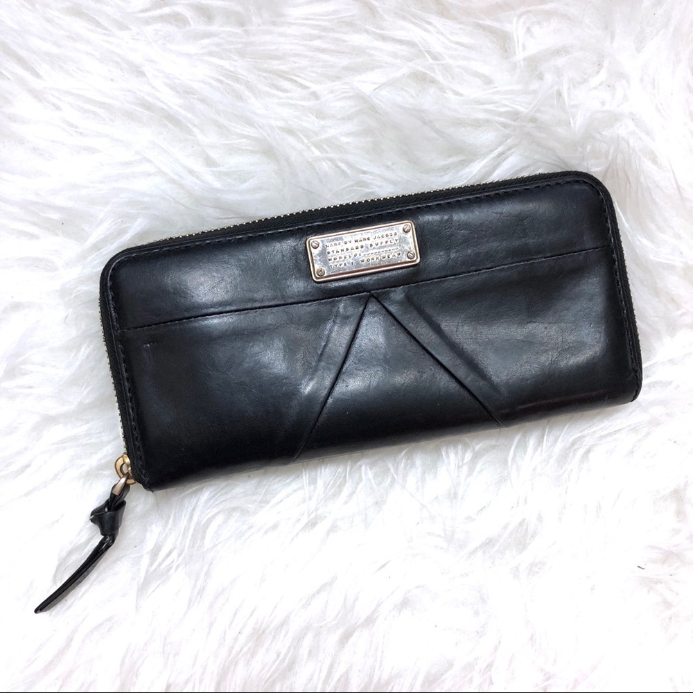 Marc Jacobs | Black Leather Zip Around Wallet
